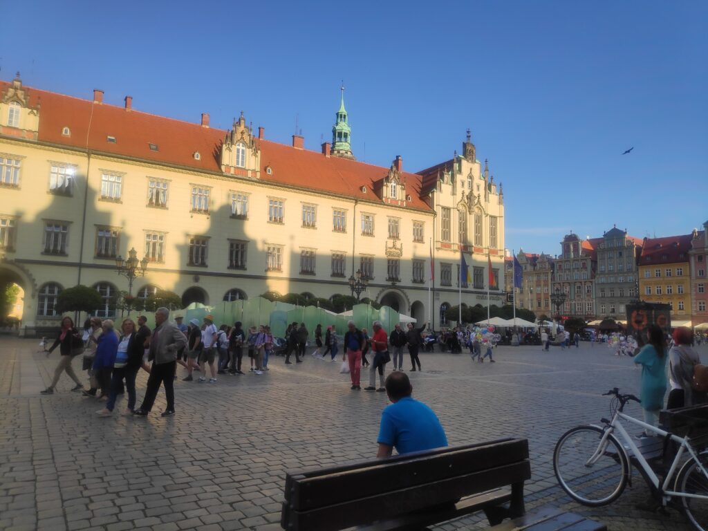 #153 Wyzwanie 300 dni Jest to pragnienie osiągnięcia równowagi w życiu. Dziś zwiedzanie : Szczodrem, Wrocław, jarmark, rynek, zoo, Afrykarium.